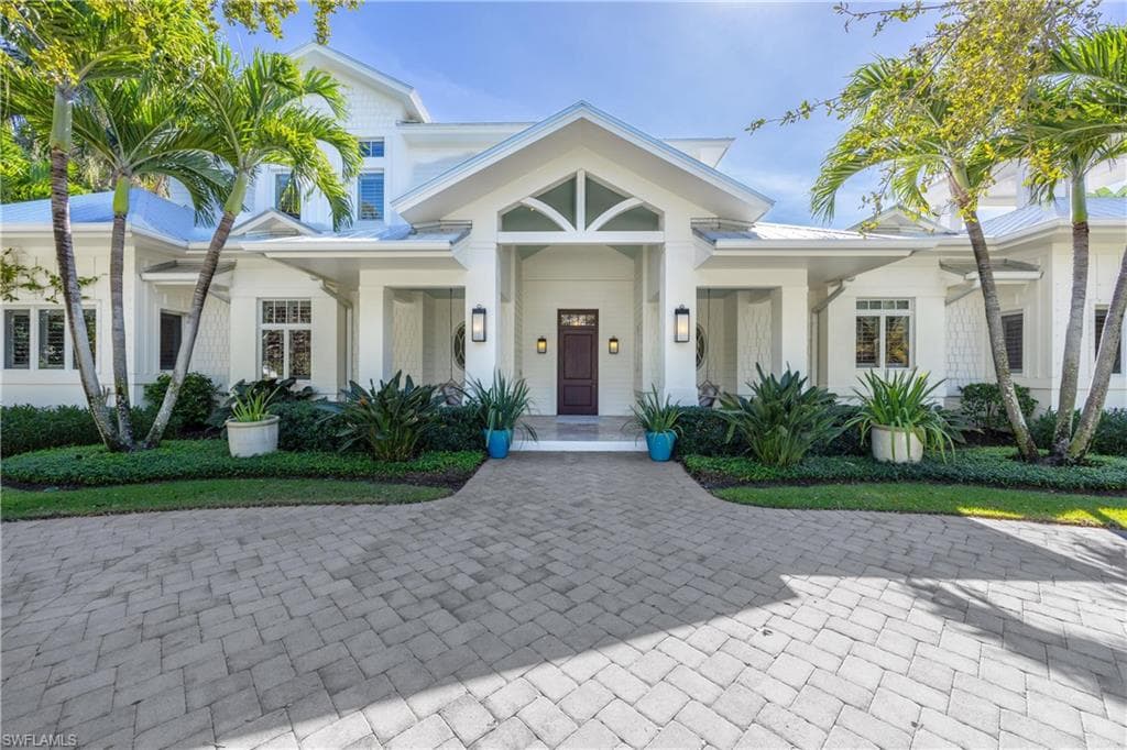 550 4th AVE N NAPLES, FL 34102