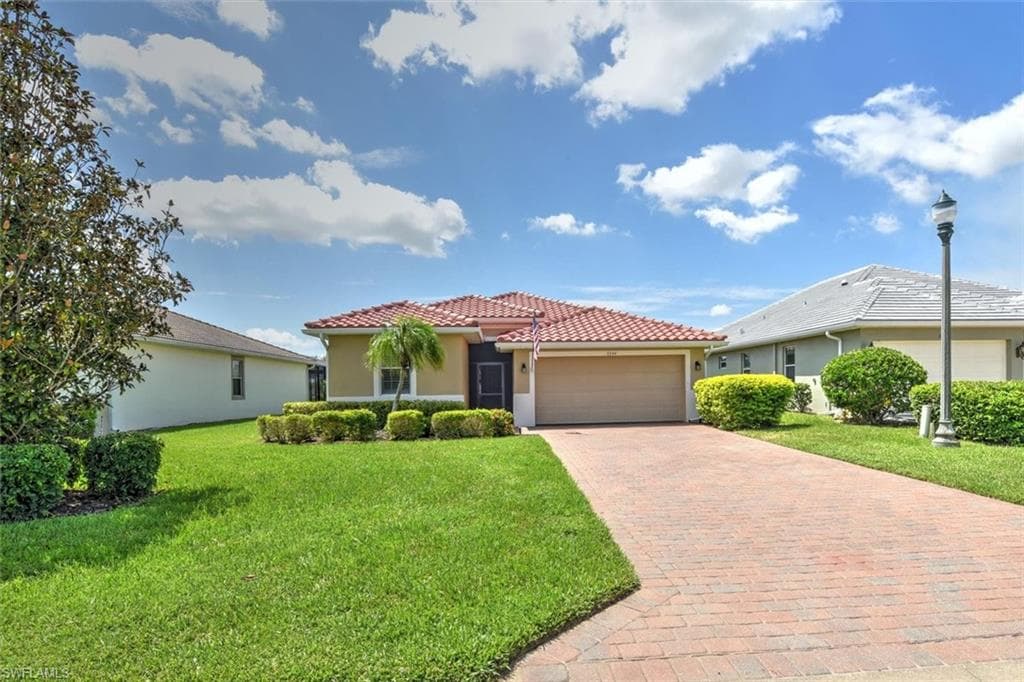 3244 Magnolia Landing LN NORTH FORT MYERS, FL 33917