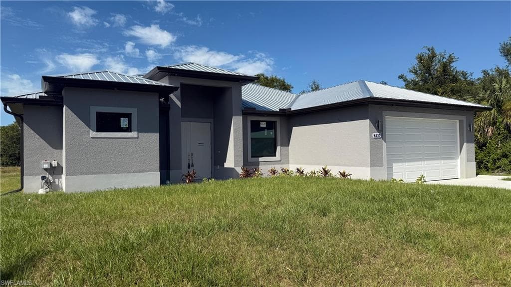 6137 Higgins AVE FORT MYERS, FL 33905