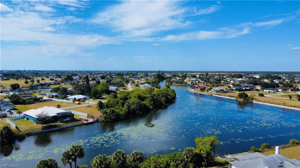 2002 NE 23rd PL CAPE CORAL, FL 33909