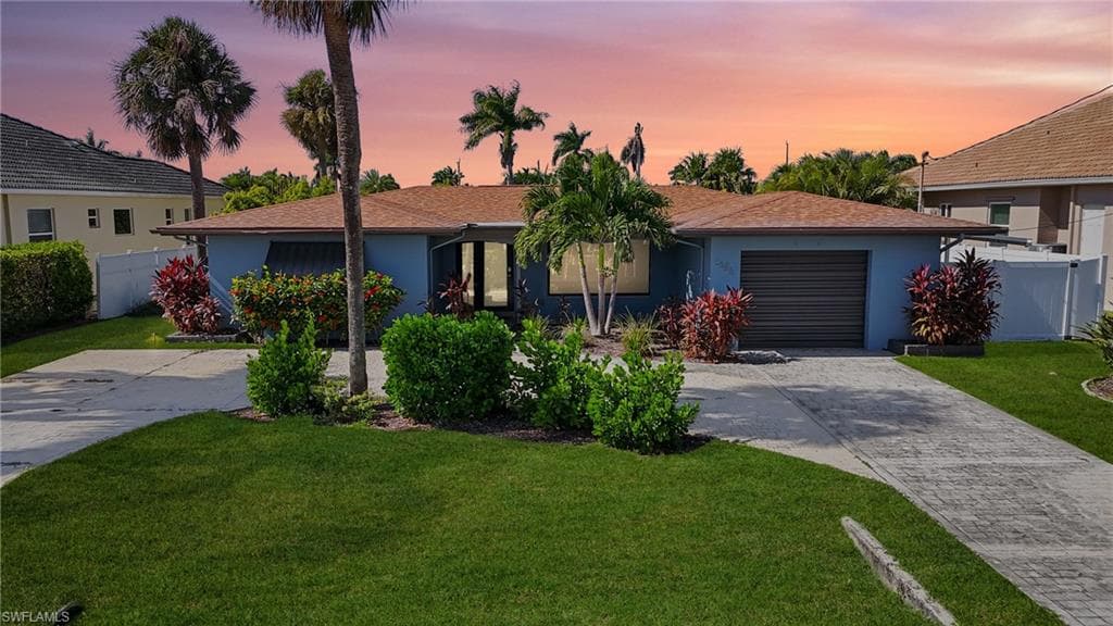 5322 Cortez CT CAPE CORAL, FL 33904