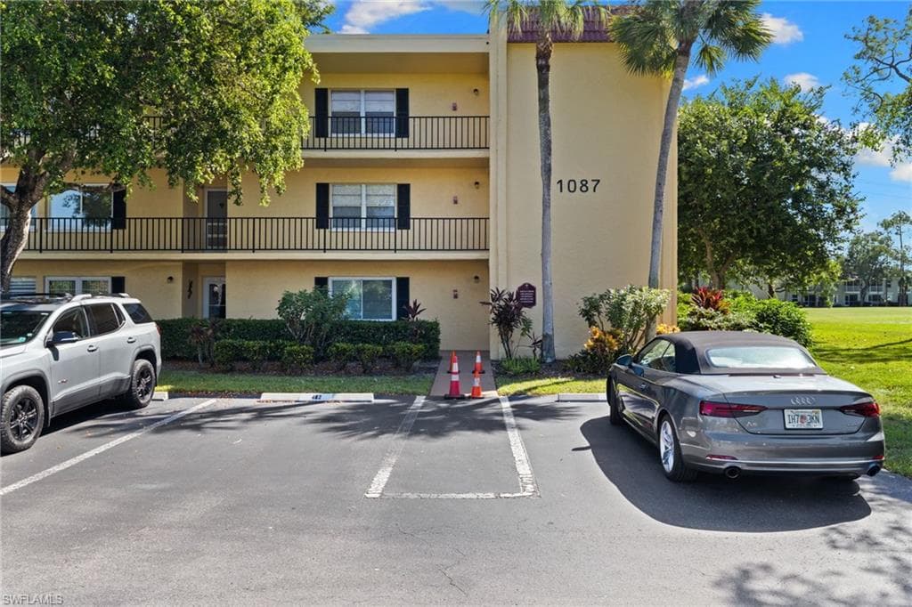 1087 Forest Lakes DR 1-309 NAPLES, FL 34105