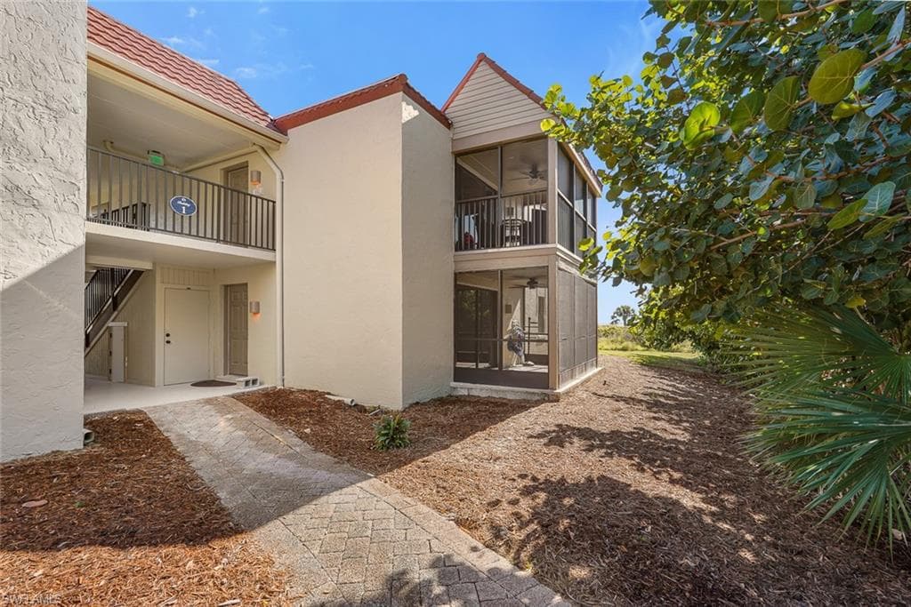 845 Gulf DR 111 SANIBEL, FL 33957