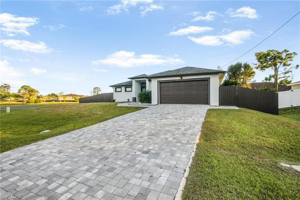 1124 35th LN CAPE CORAL, FL 33909