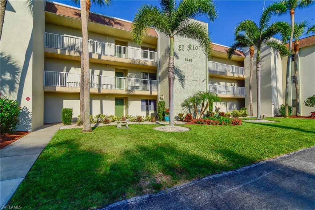 4840 Golf Club CT 10 NORTH FORT MYERS, FL 33903