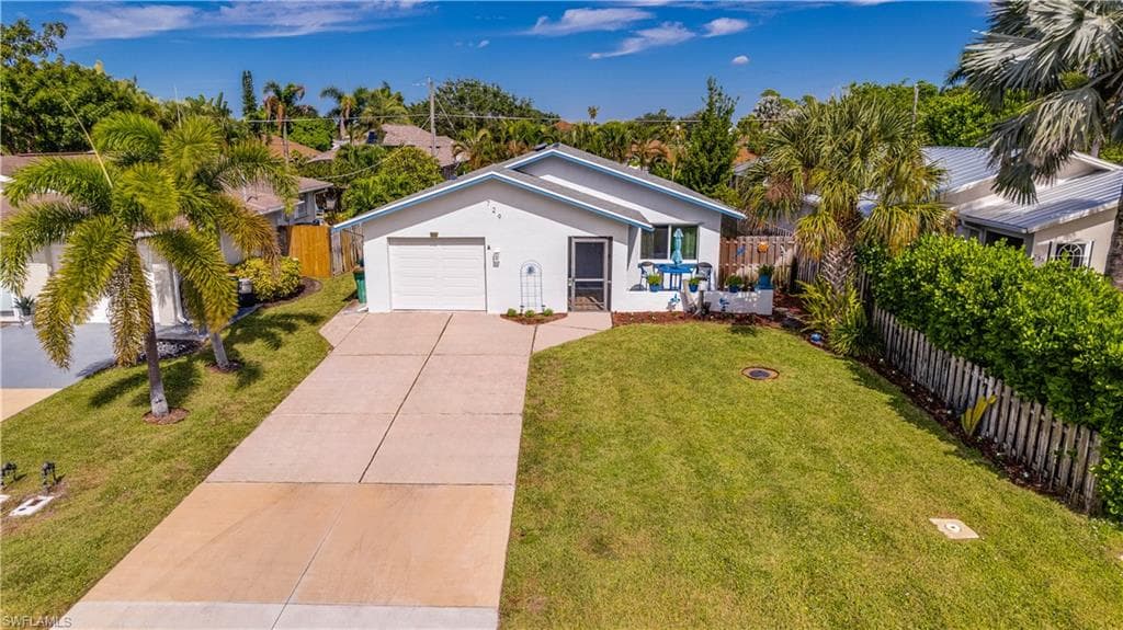 729 105th AVE N NAPLES, FL 34108