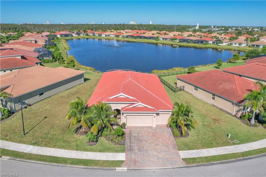 2889 Royal Gardens AVE FORT MYERS, FL 33916
