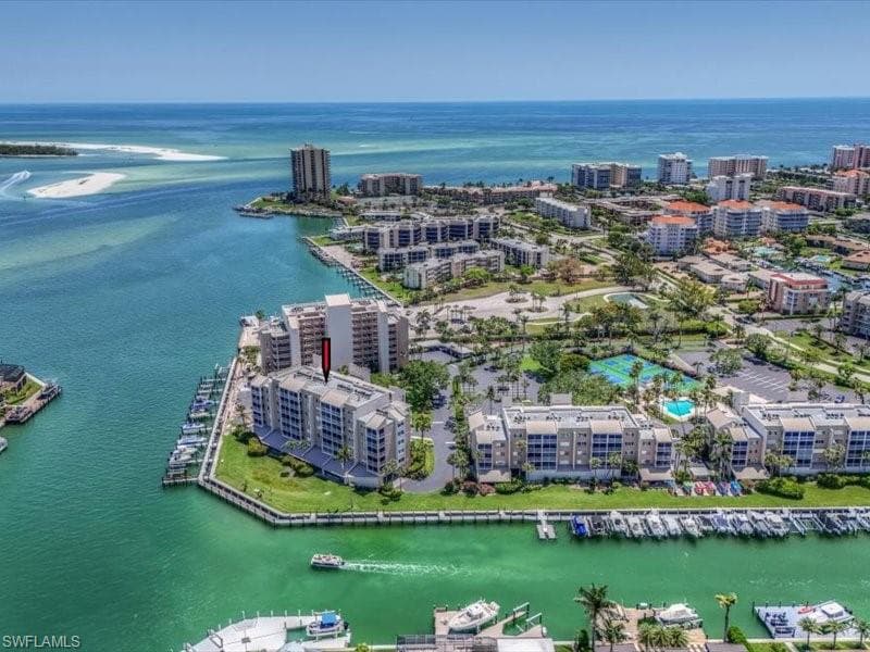 897 Collier CT 4-705 MARCO ISLAND, FL 34145