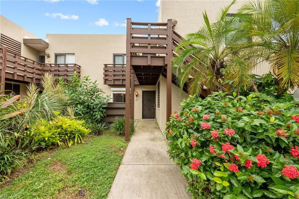 137 Pinebrook DR FORT MYERS, FL 33907