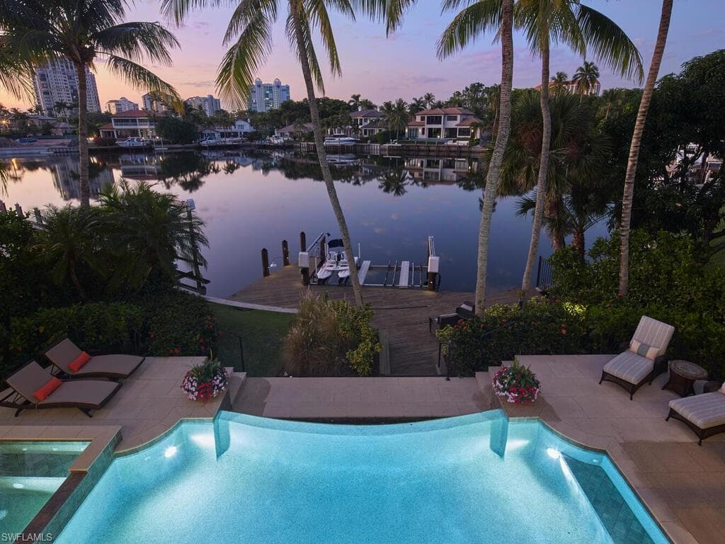 377 Pirates Bight NAPLES, FL 34103