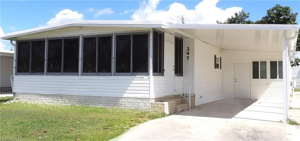 247 SHRUB LN N NORTH FORT MYERS, FL 33917