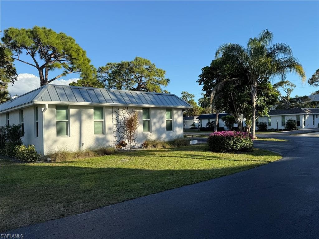 310 Carnaby CT NAPLES, FL 34112