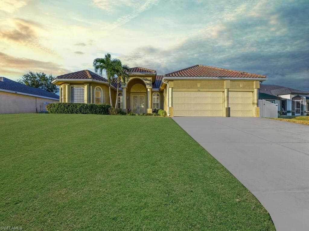 1901 NE 20th TER CAPE CORAL, FL 33909