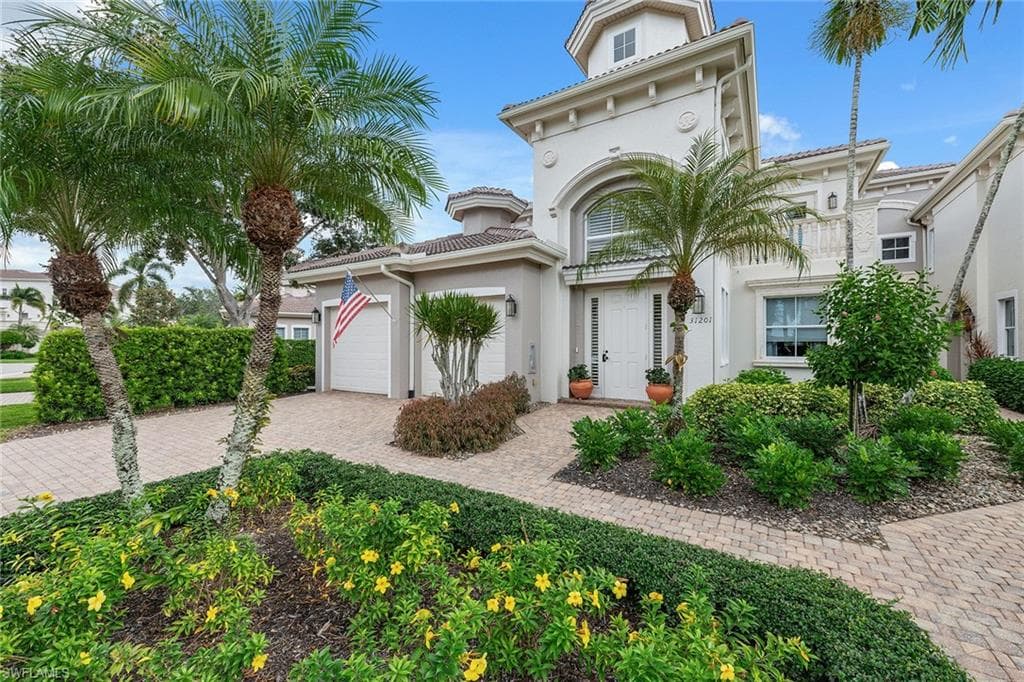 537 Avellino Isles CIR 31201 NAPLES, FL 34119