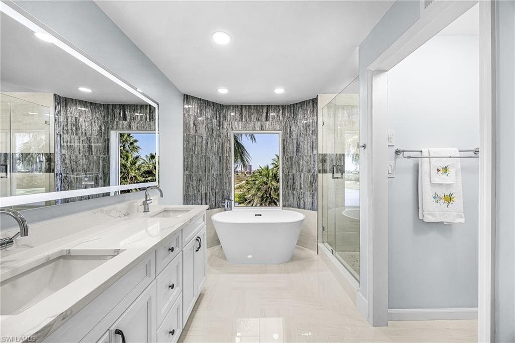 4198 Bay Beach LN 133 FORT MYERS BEACH, FL 33931