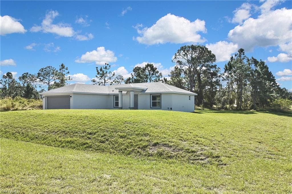 902 Lytle ST E LEHIGH ACRES, FL 33974