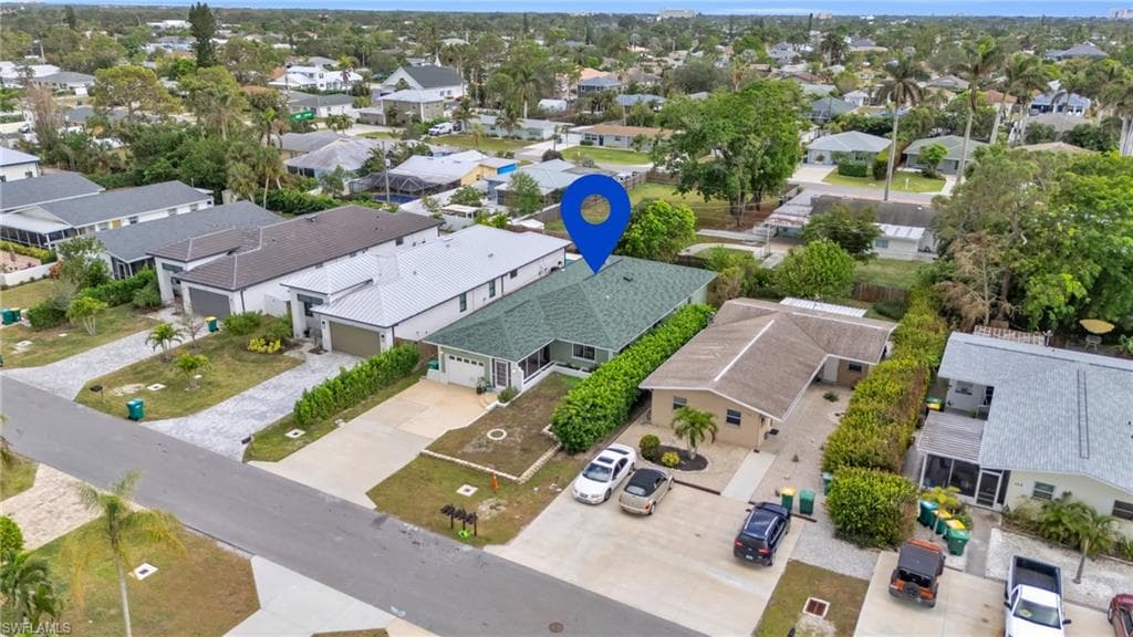 726 109th AVE N NAPLES, FL 34108