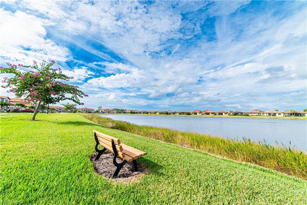 1606 Oceania DR S 202 NAPLES, FL 34113