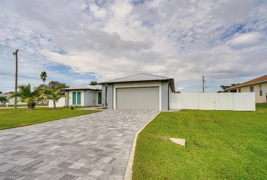 117 SE 4th ST CAPE CORAL, FL 33990