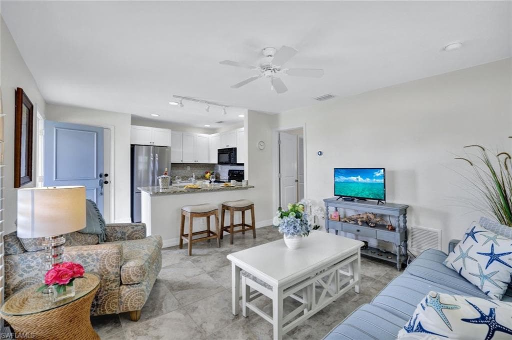 655 8th AVE S 6 NAPLES, FL 34102