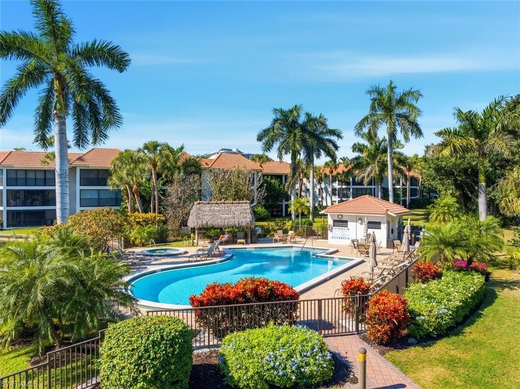 5880 Via Lugano 104 NAPLES, FL 34108
