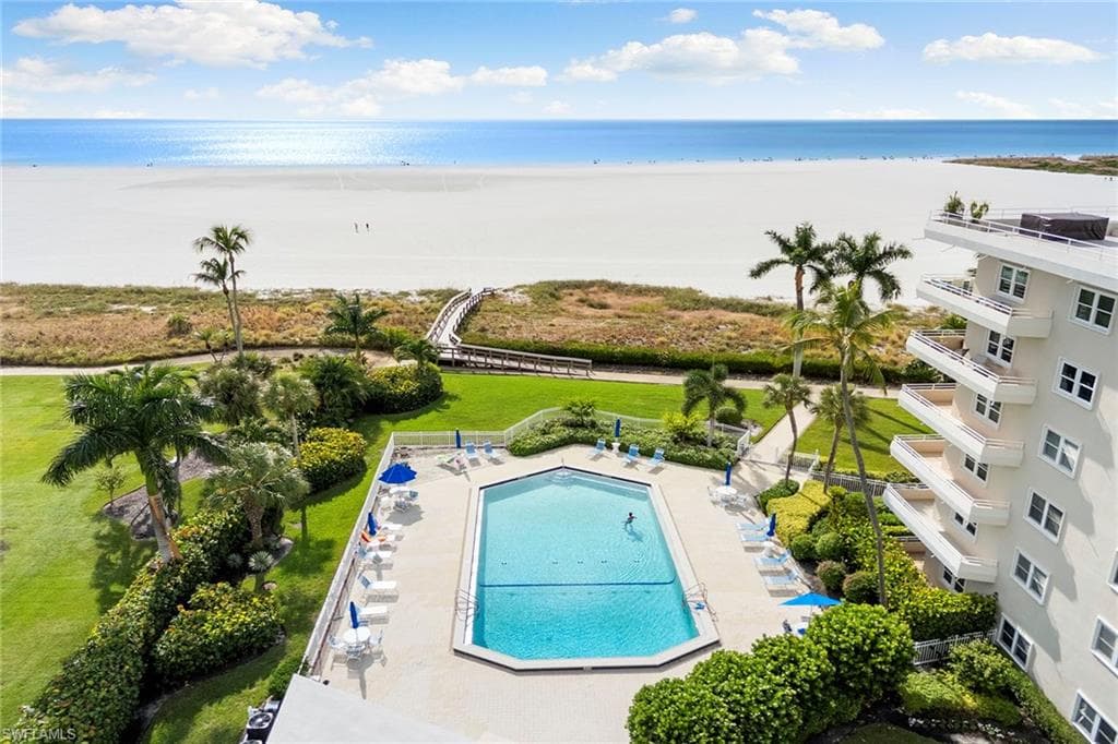 240 Seaview CT 203 MARCO ISLAND, FL 34145