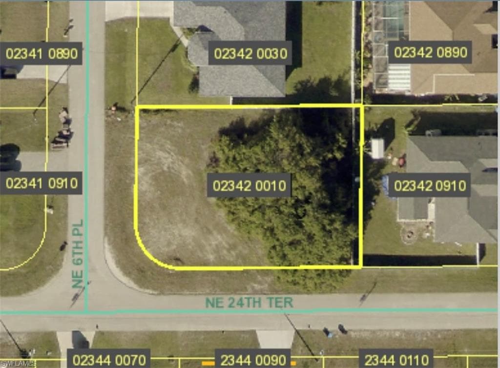 2417 NE 6th PL CAPE CORAL, FL 33909