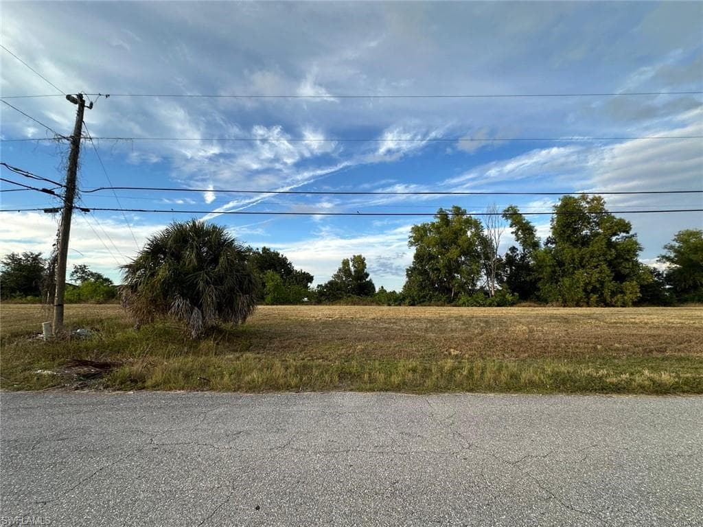 2137 NE 25th TER CAPE CORAL, FL 33909