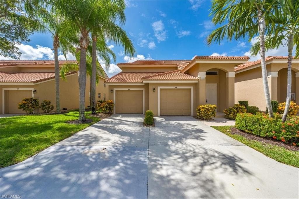 2540 Aspen Creek LN 101 NAPLES, FL 34119