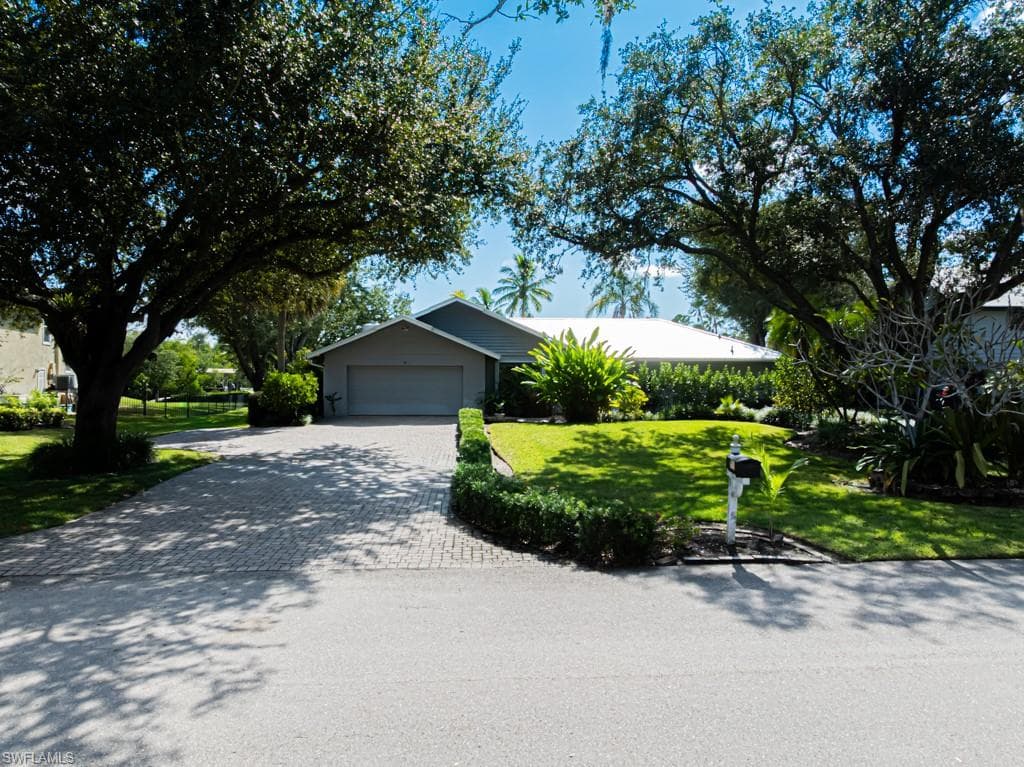 15672 Light Blue CIR FORT MYERS, FL 33908
