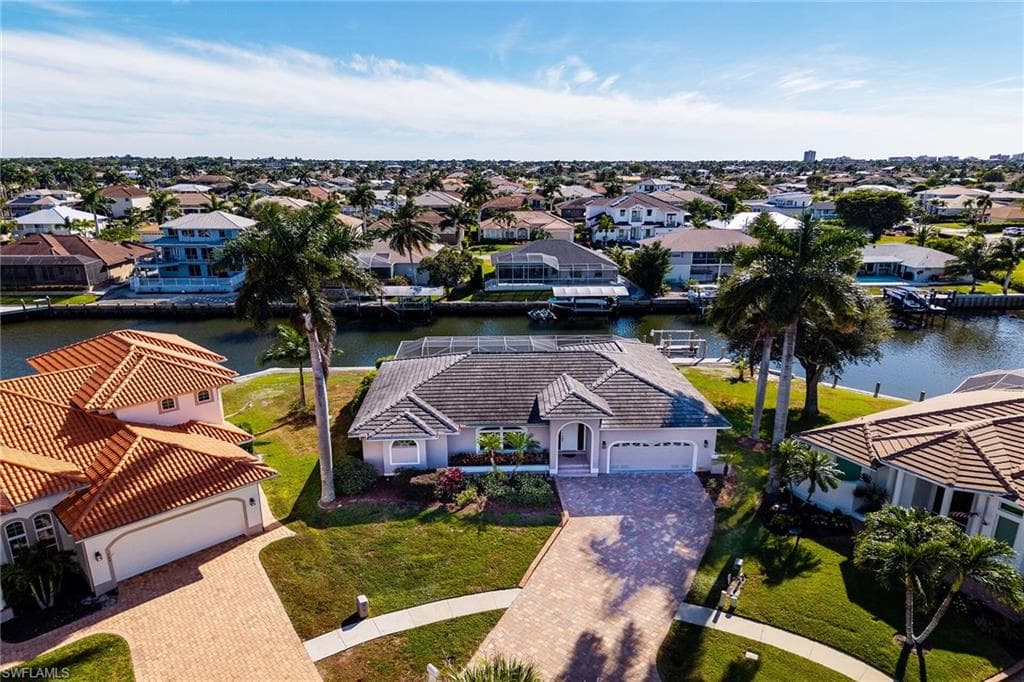 196 Richmond CT MARCO ISLAND, FL 34145