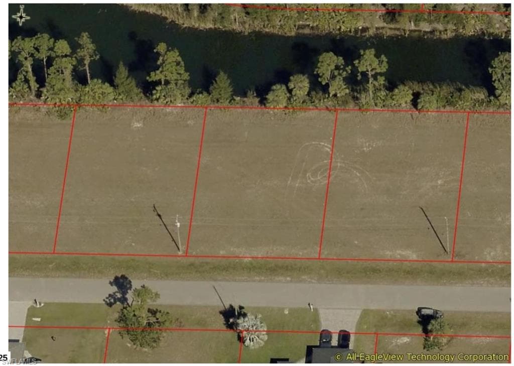 2121 NE 33rd TER CAPE CORAL, FL 33909