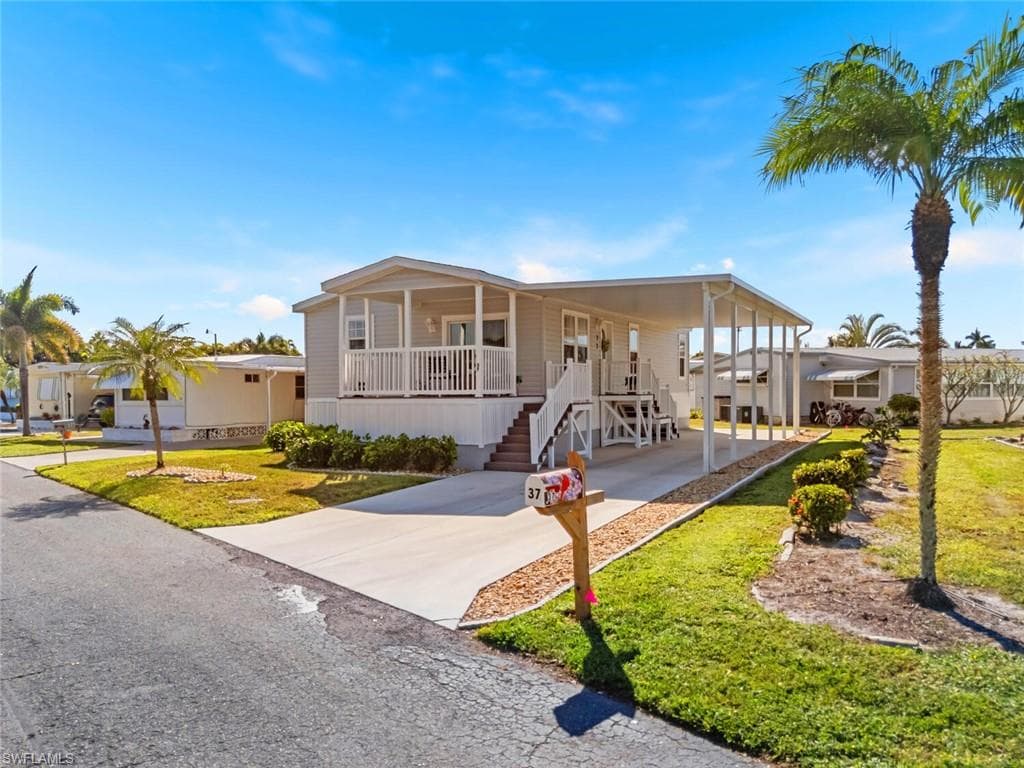 37 Ronald DR FORT MYERS, FL 33908