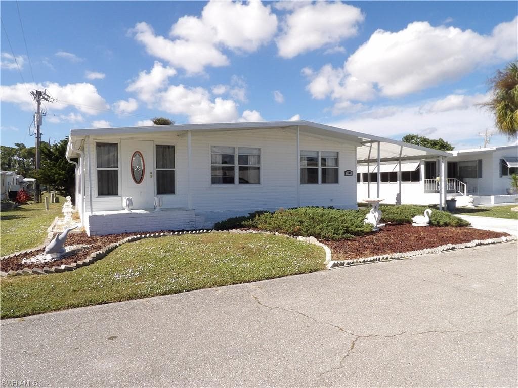 301 Twig CT N NORTH FORT MYERS, FL 33917