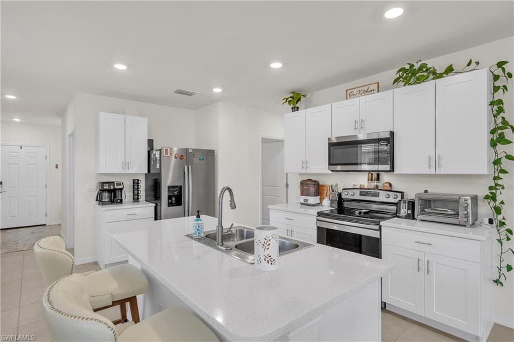 18529 Cronin Sand LN NORTH FORT MYERS, FL 33917