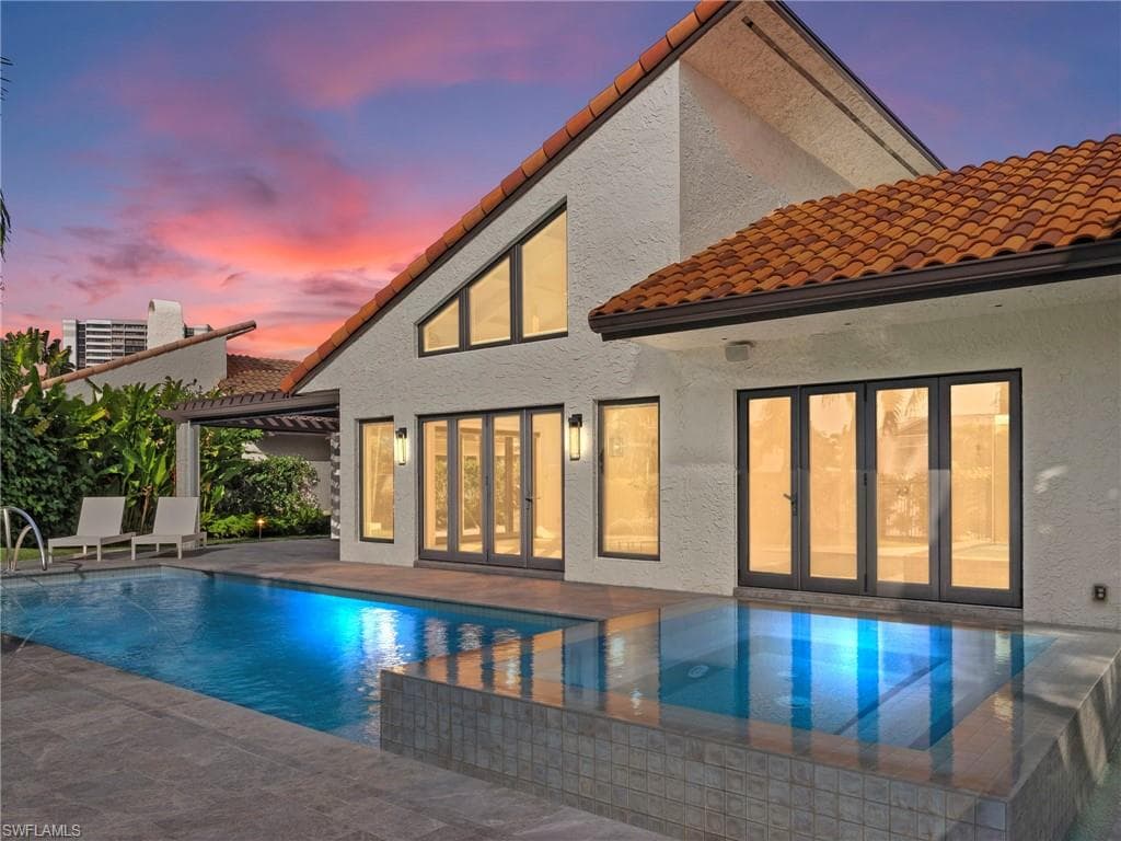 572 Tierra Mar LN 19 NAPLES, FL 34108
