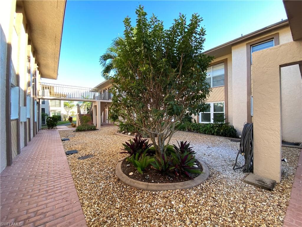 16881 Davis RD 412 FORT MYERS, FL 33908