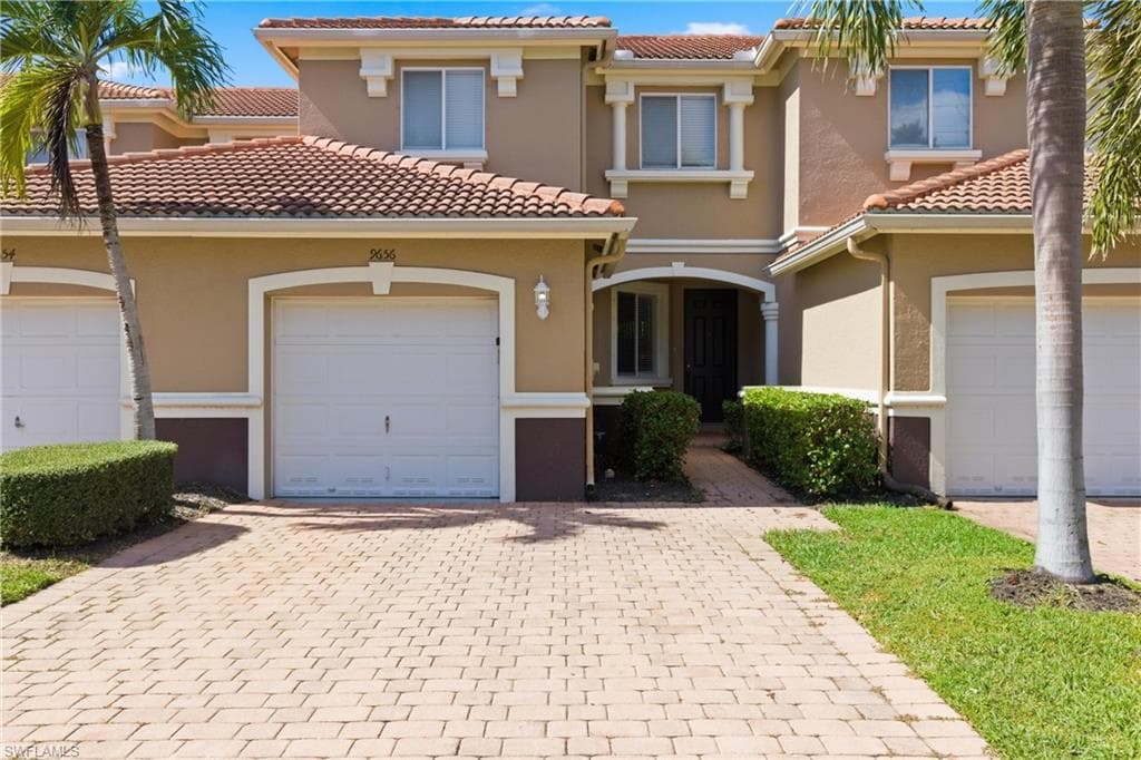 9656 Roundstone CIR FORT MYERS, FL 33967