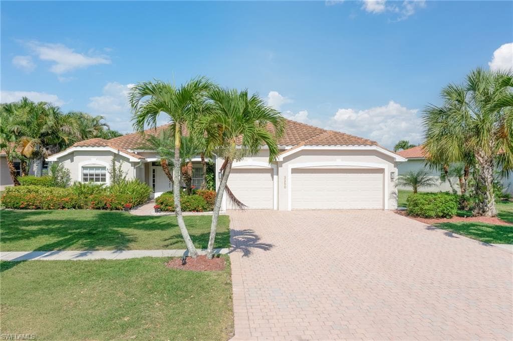 2250 Grove DR NAPLES, FL 34120