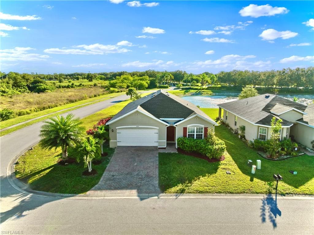 10285 Silver Pond LN LEHIGH ACRES, FL 33936