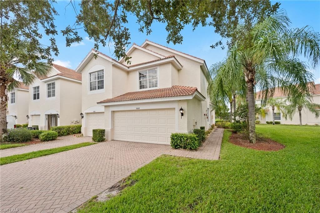1084 Hampton CIR 49 NAPLES, FL 34105