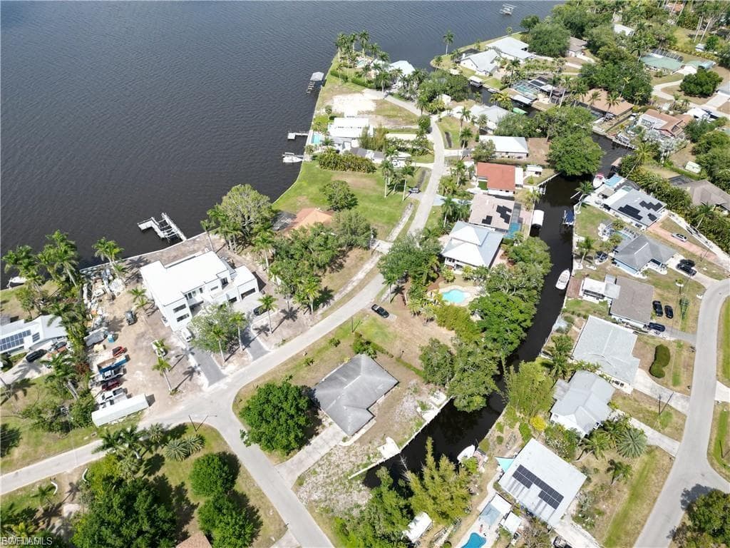4520 E Riverside DR FORT MYERS, FL 33905