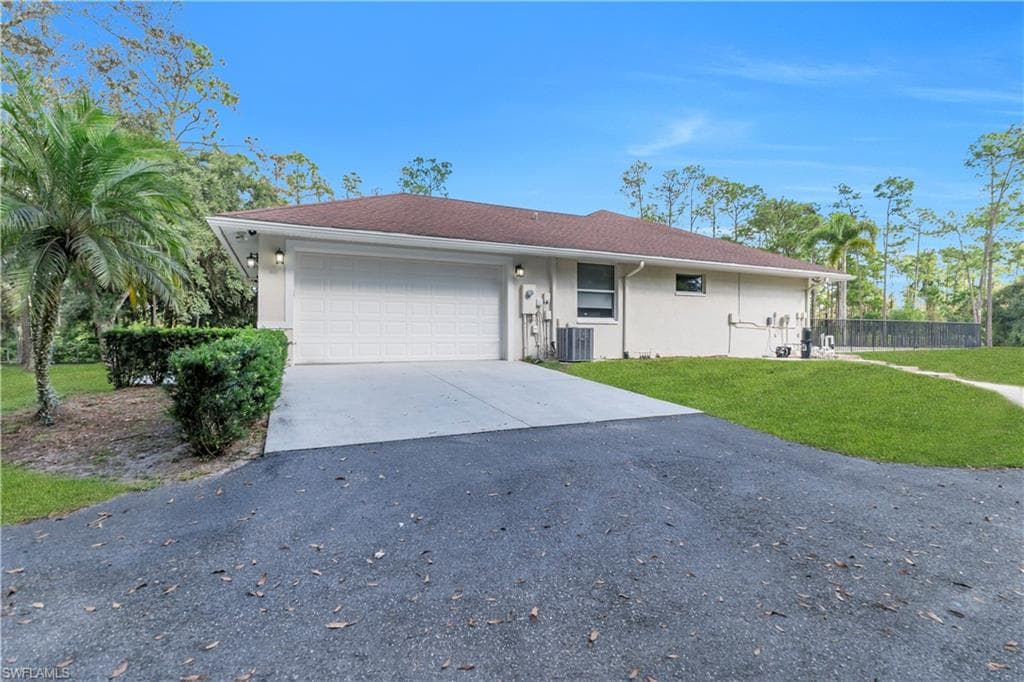 860 Desoto BLVD N NAPLES, FL 34120
