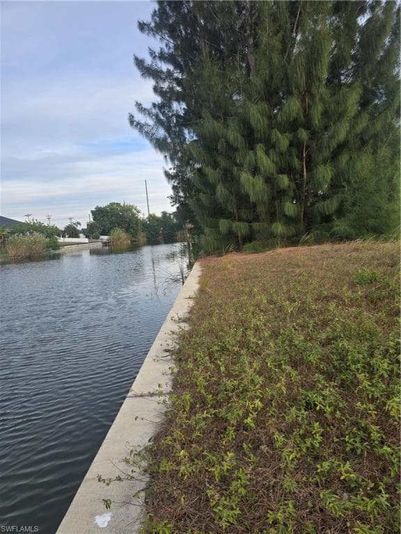 125 SW 28th TER CAPE CORAL, FL 33914