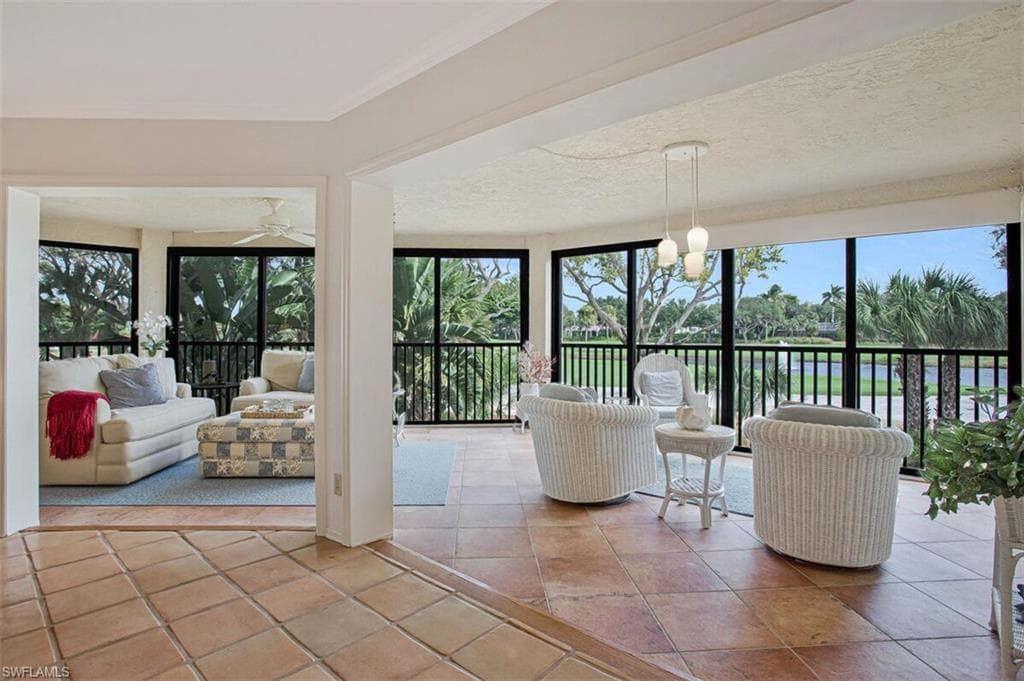 5880 Via Lugano 201 NAPLES, FL 34108