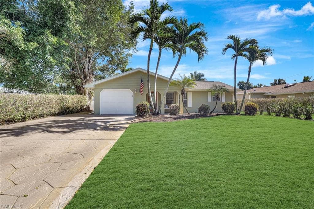 2840 14th ST N NAPLES, FL 34103