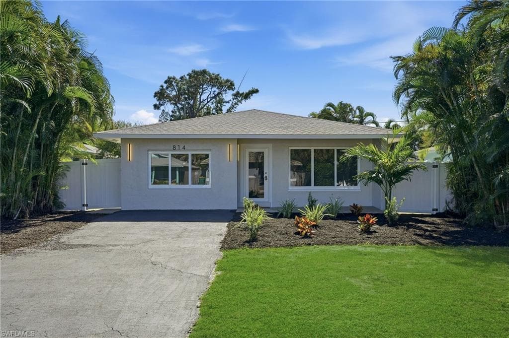 814 101st AVE N NAPLES, FL 34108