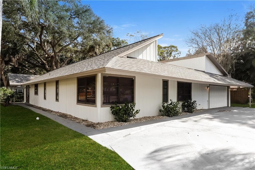 1054 Mohegan RD VENICE, FL 34293
