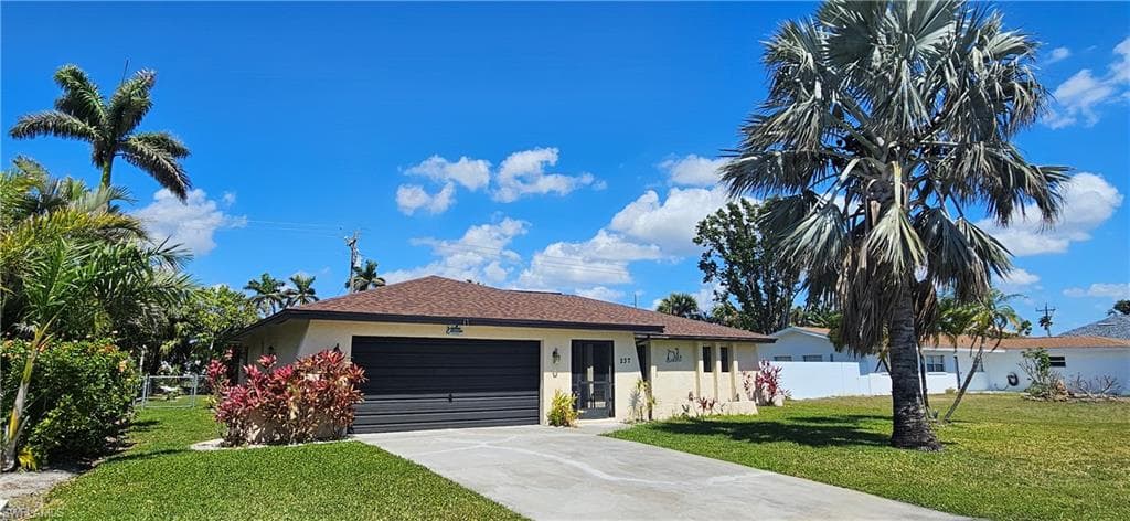 237 SW 48th TER CAPE CORAL, FL 33914
