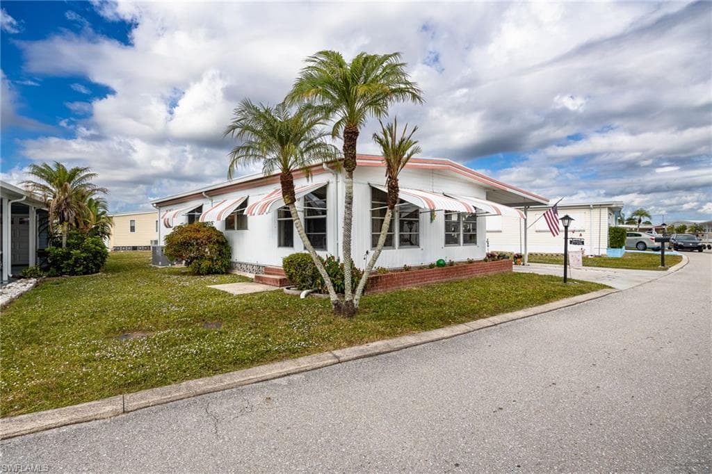 537 Palmer BLVD NORTH FORT MYERS, FL 33903